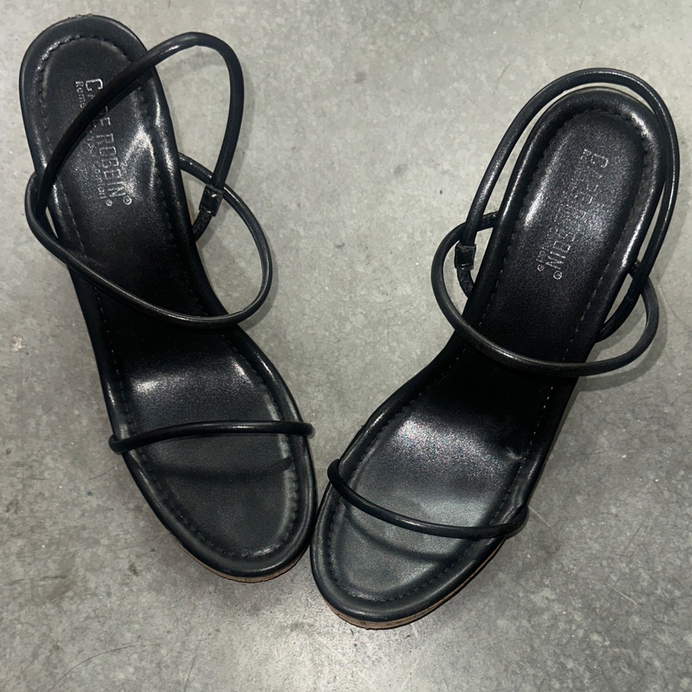 Cape Robbin wedges